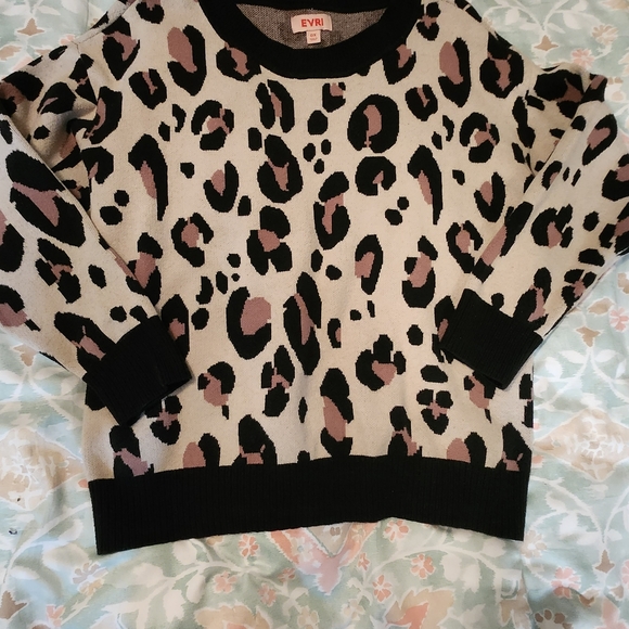 Cheetah Sweater EUC - Picture 5 of 5